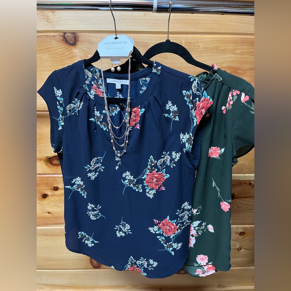 EUC 2 Stitchfix Floral Blouses with earring/necklace set - M